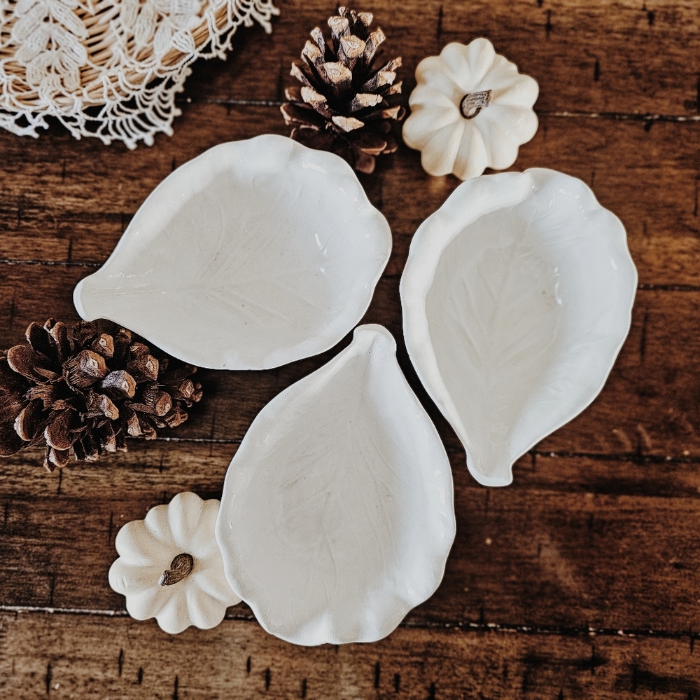 Vintage Handmade Set Of White Cabbage Ceramic Bowls - Picture 5 of 6